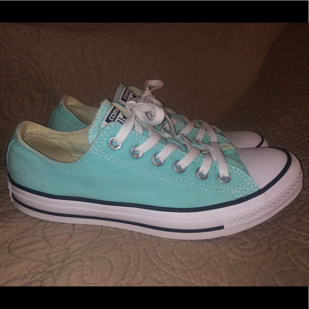 Converse Chuck Taylor All-Star Size:Women 9; Men 7